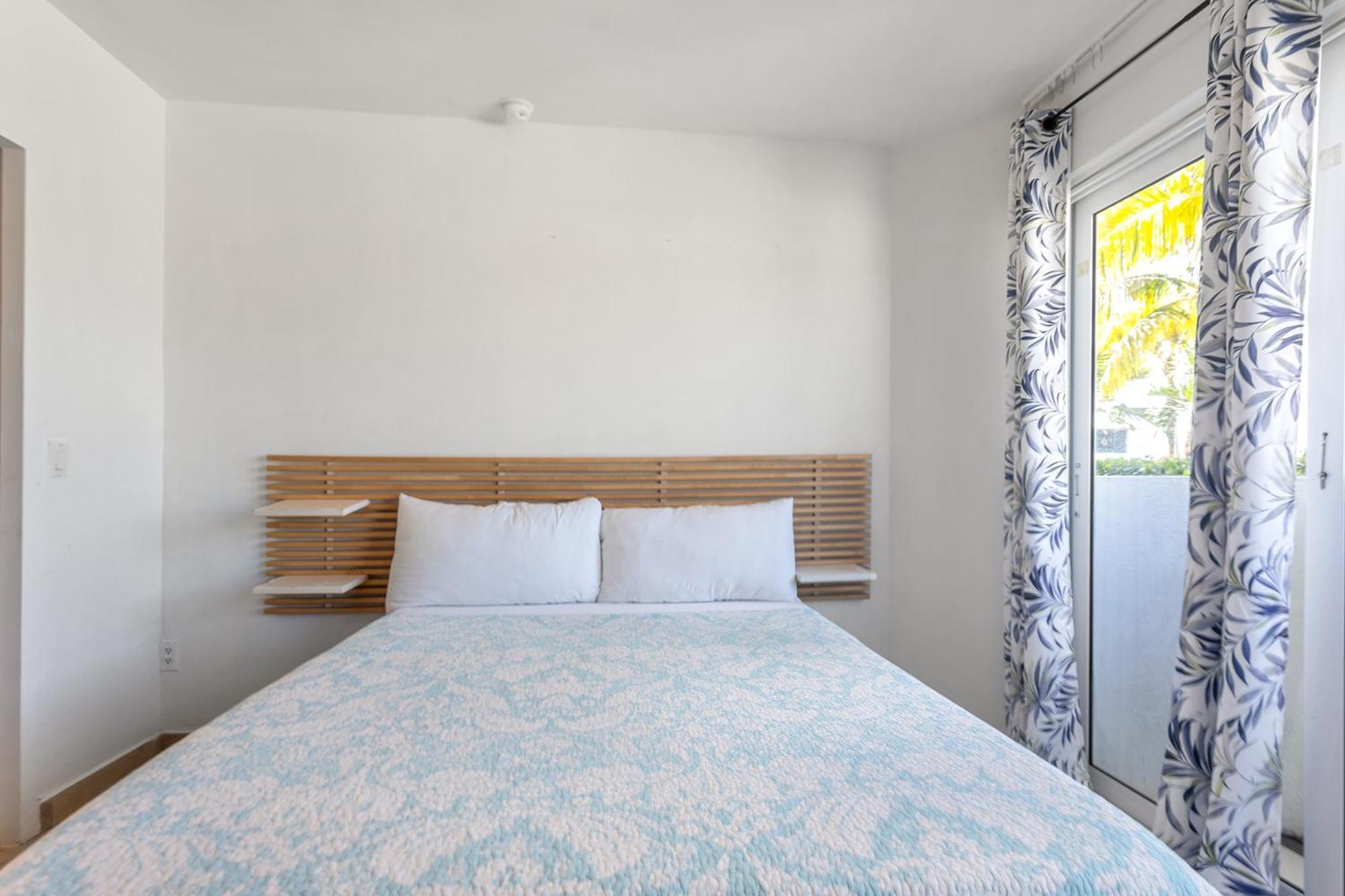 Maho Beach House - Petite Studio - Beach Access Dış mekan fotoğraf