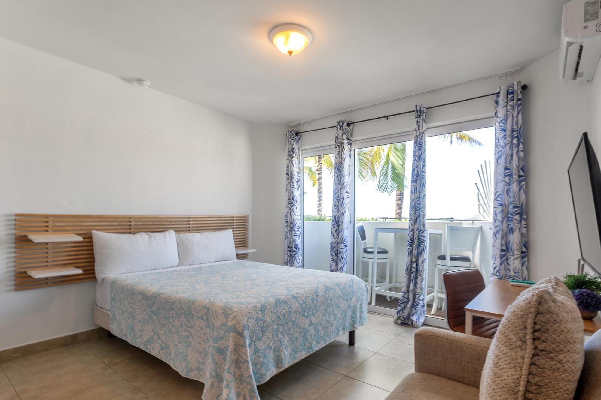 Maho Beach House - Petite Studio - Beach Access Dış mekan fotoğraf