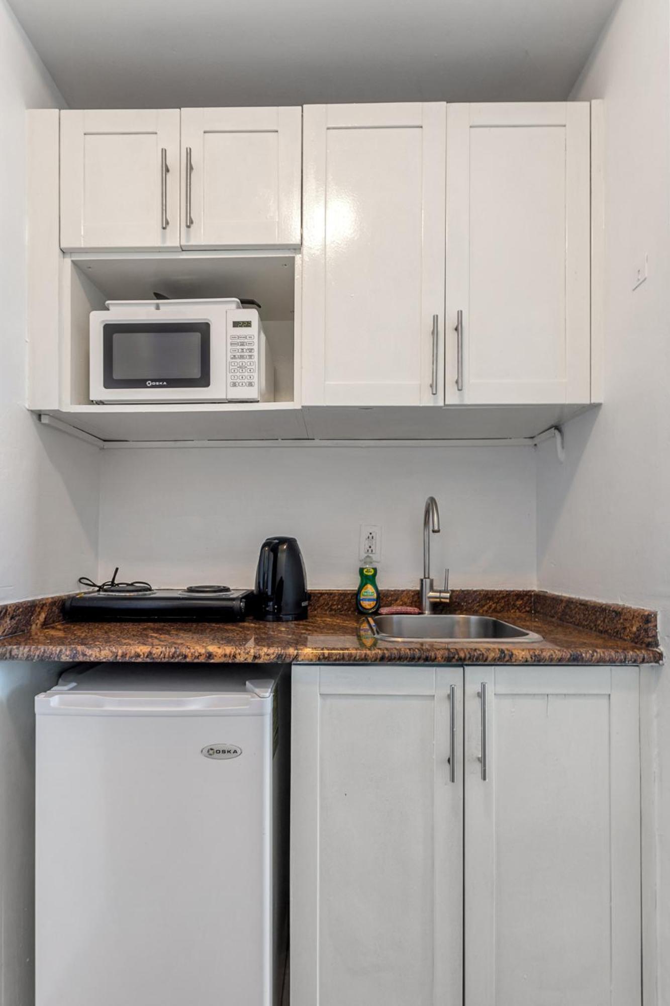 Maho Beach House - Petite Studio - Beach Access Dış mekan fotoğraf