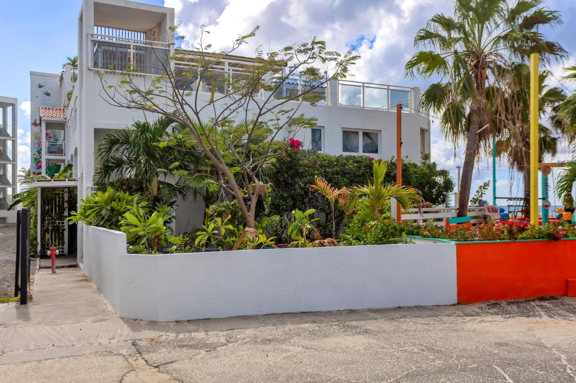 Maho Beach House - Petite Studio - Beach Access Dış mekan fotoğraf